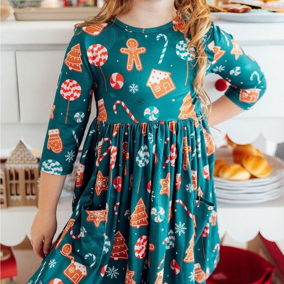GINGERBREAD HOUSE 3/4 SLEEVE POCKET TWIRL DRESS - Picture 5 of 5